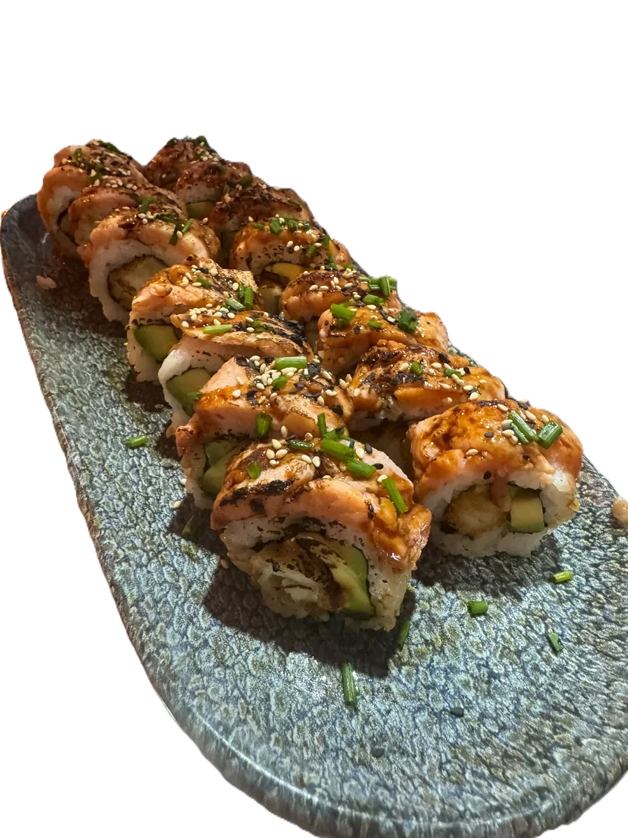 Uramaki maçaricado com teriyaki